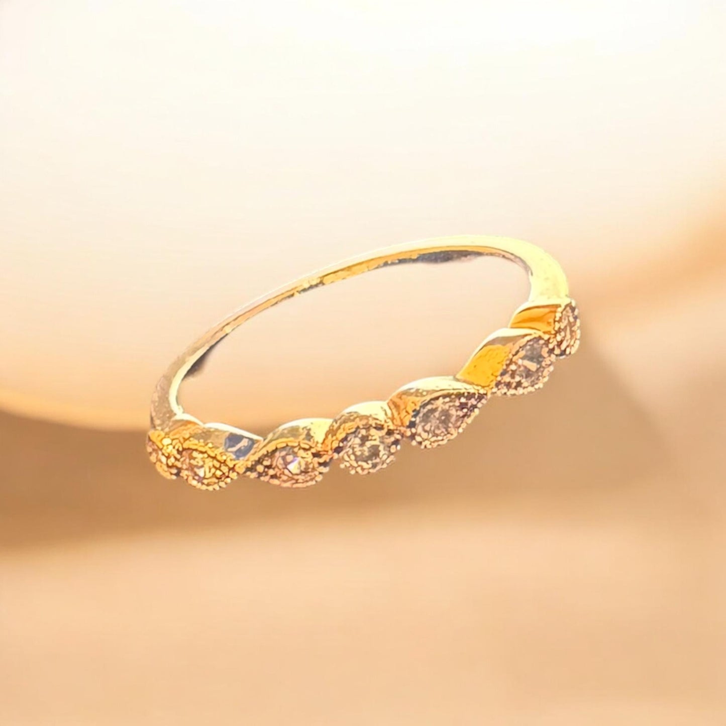 Anillo similar a los anillos de promesa